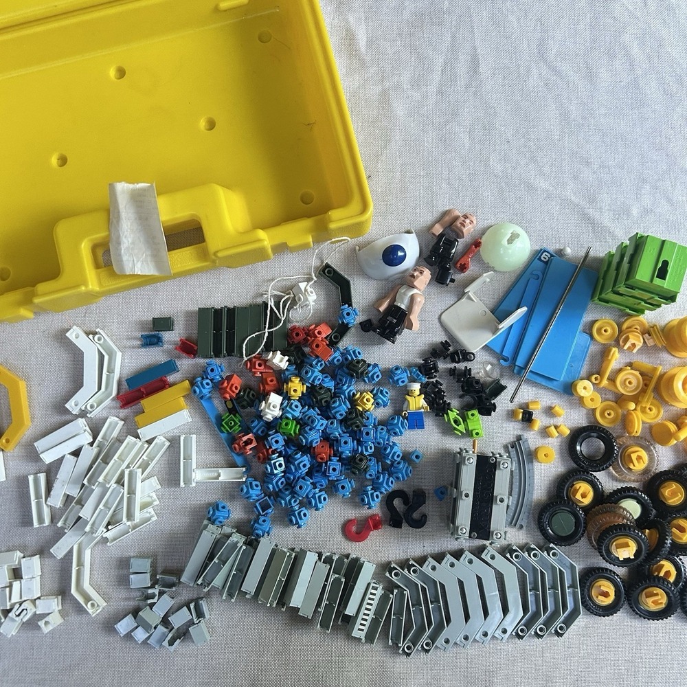 Vintage Fisher Price Construx 283pcs Building Mixed Parts Yellow Hard Case 1980s